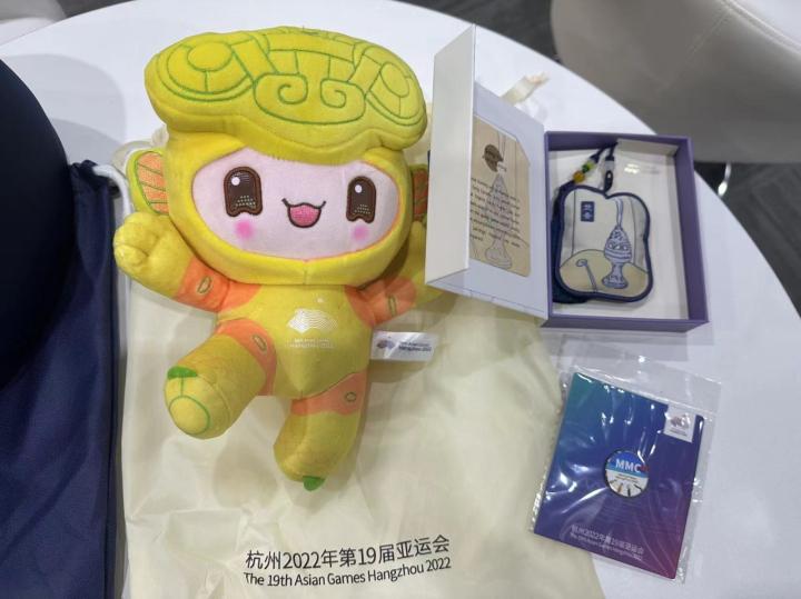 吉祥物、香薰、U型枕……杭州亚运会媒体包里的宝贝可真多(4)