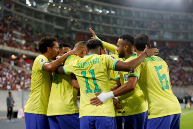 内马尔低迷 巴西队1比0绝杀秘鲁 艰难重回榜首