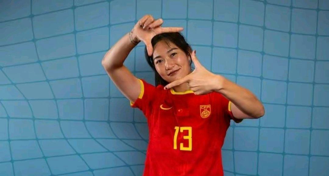 中国女足即将迎战乌兹别克斯坦 杨莉娜和沈梦雨的配合或助取胜