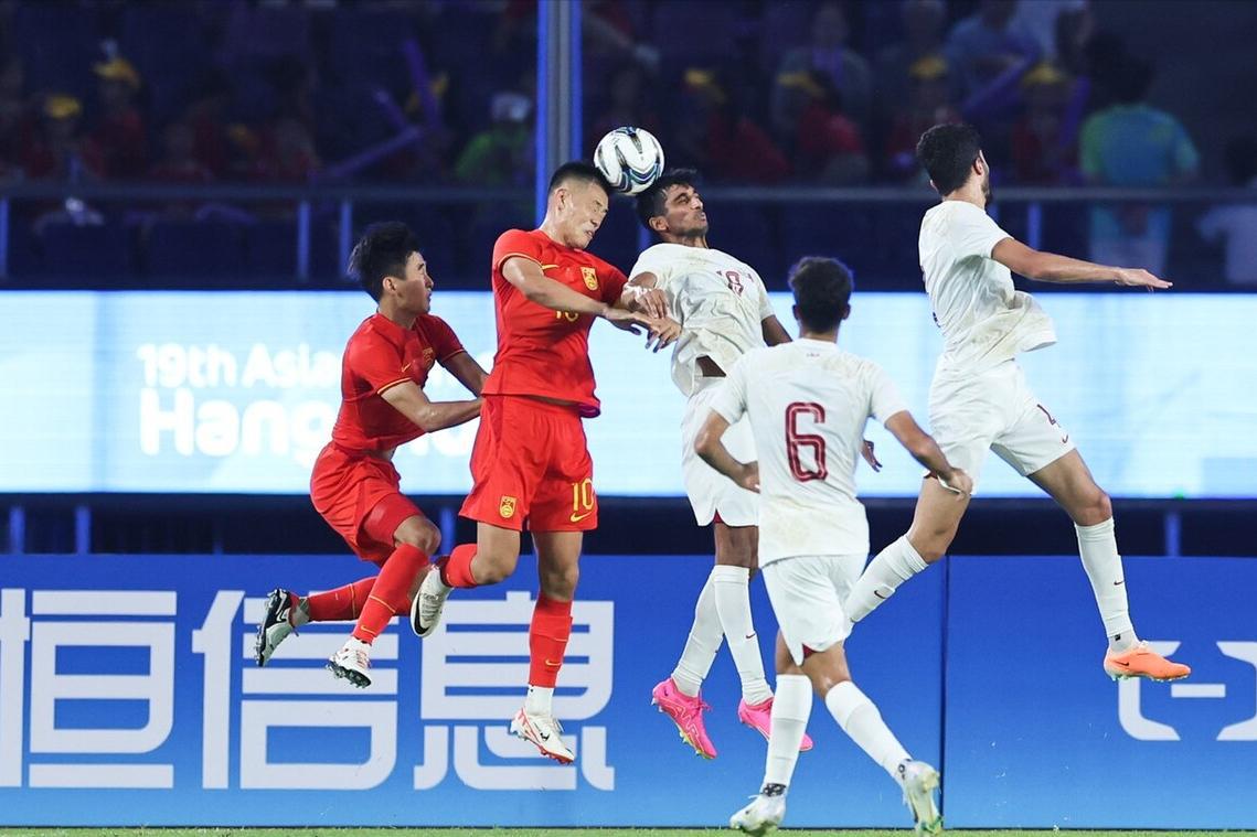 中国男足狂飙20年首次8强，21岁天才3分钟1-0致胜，亚洲第6倒下(2)