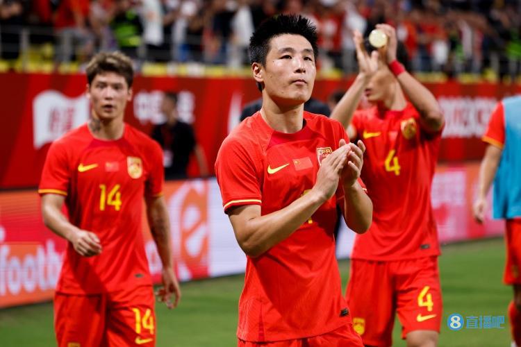 足球报谈国足再战越南：坦然面对让自己受伤的对手，备战好36强赛