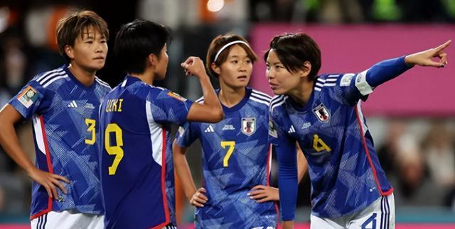 亚运女足半决赛：极其嚣张，中国女足痛下狠手连击日本(4)
