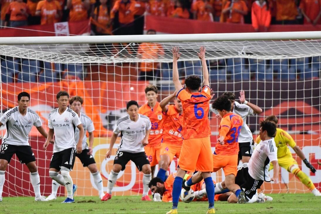 泰山狂飙1球首败倒下，亚冠2轮降第3，日本球队爆发，1-0首胜