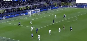 【欧冠】国际米兰1比0本菲卡 马库斯·图拉姆破门