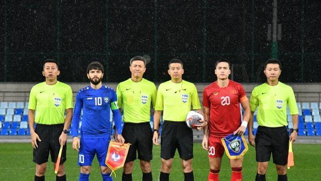 乌兹别克斯坦2-0越南，终止3场不胜，乌鲁诺夫破门，下场对阵国足(5)