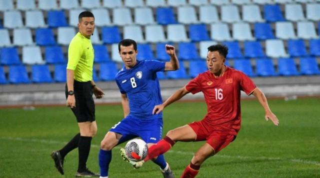 乌兹别克斯坦2-0越南，终止3场不胜，乌鲁诺夫破门，下场对阵国足(7)