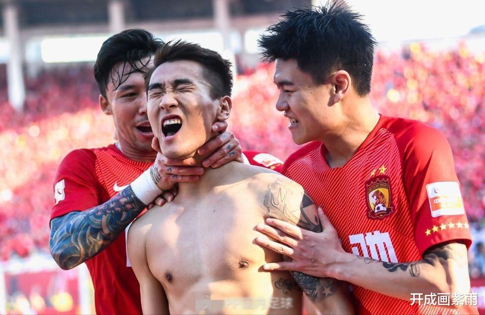 球迷越来越少，中国男足比赛的观众数趋于颓势，如何赢回球迷？