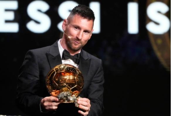 第 8 届金球奖，由莱昂内尔·梅西 (Lionel Messi) 拥有(1)