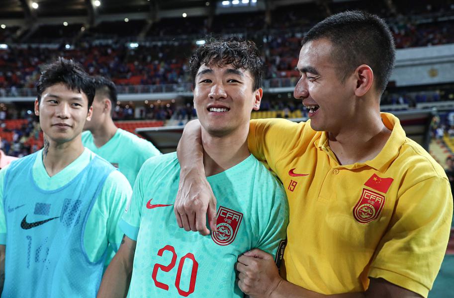 有道理吗？国足2：1泰国，董路：中国足球正式进入“丑陋时代”