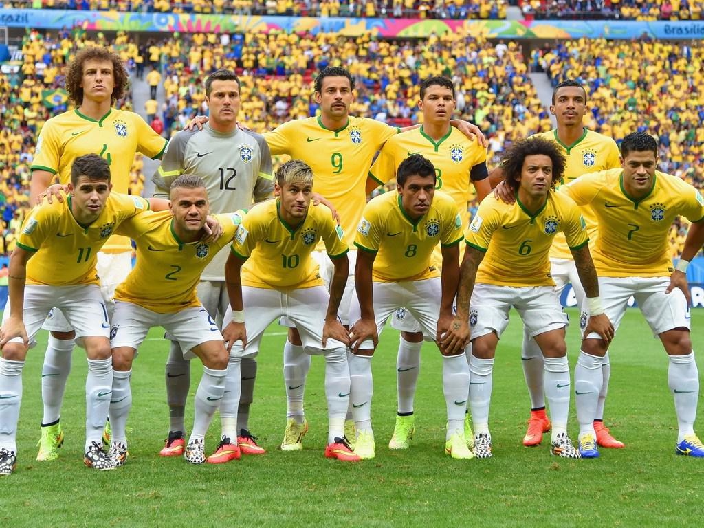 赛事暂停，激情未减——巴西阿根廷球迷混战...