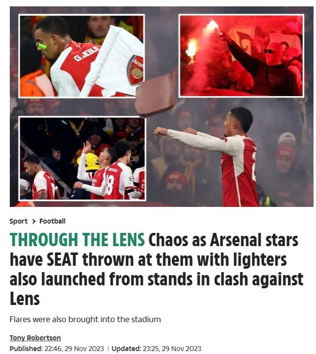 太阳报：阿森纳球员庆祝进球时，有朗斯球迷投掷座椅、打火机(1)