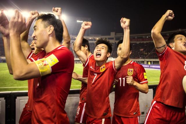 终于赢，6-2！中国男足2024首场大胜，26岁锋霸爆发3球+武磊飙1球(16)