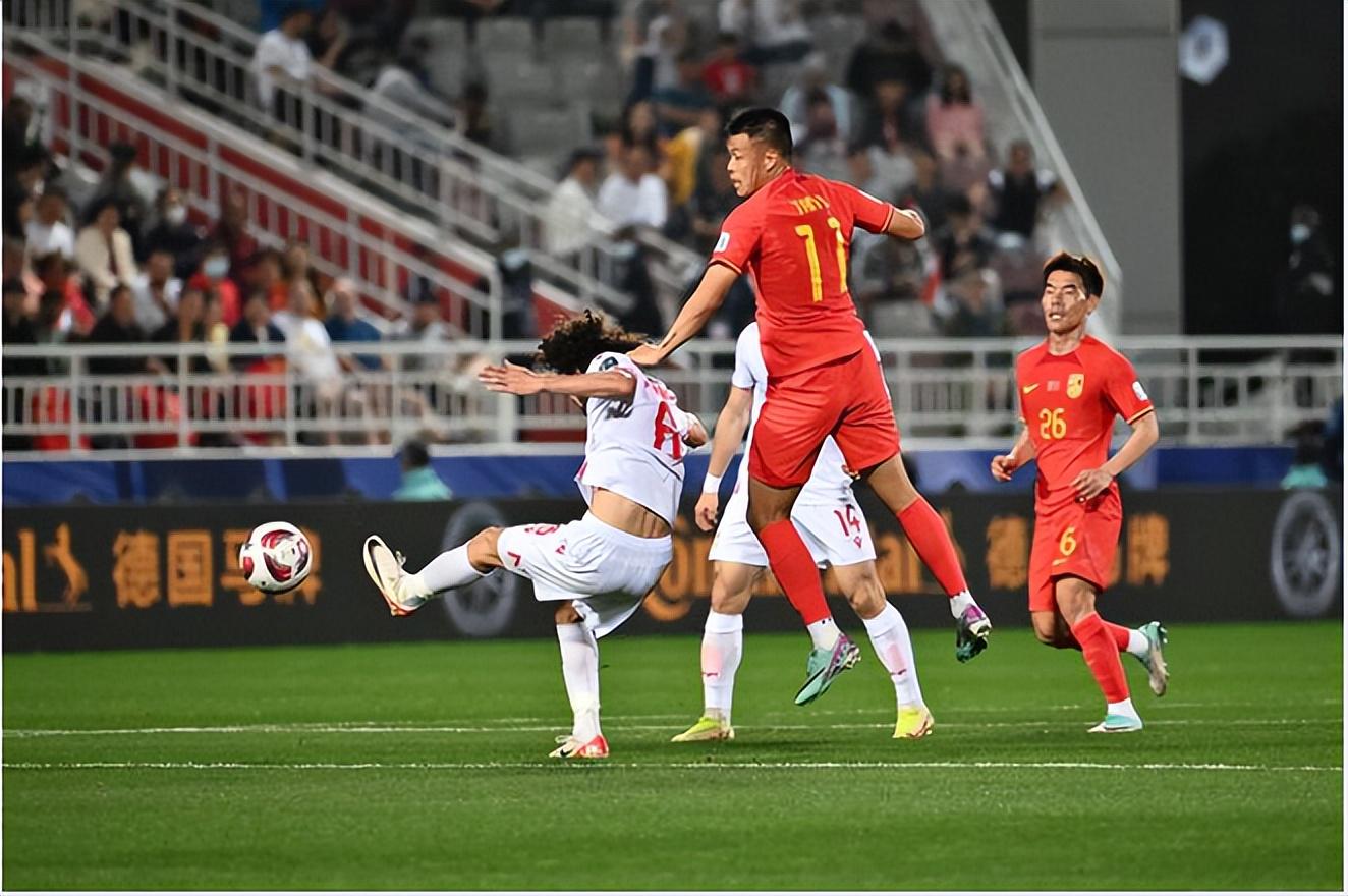 好消息，中国球迷帮忙，中国男足亚洲杯出线概率飙升(3)