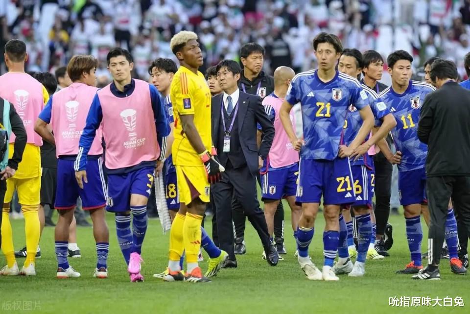日本在世界杯上赢德国和西班牙，为何却在亚洲杯上输伊朗和伊拉克