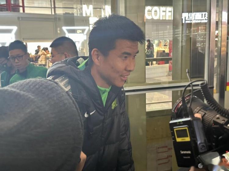 北青：国安球员今日抵达北京，将于13日在广州集结冲刺备战新赛季(3)