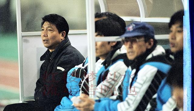 大连足球史上今天：1998年大连万达2-0磐田朱比洛，邓加耿耿于怀(3)