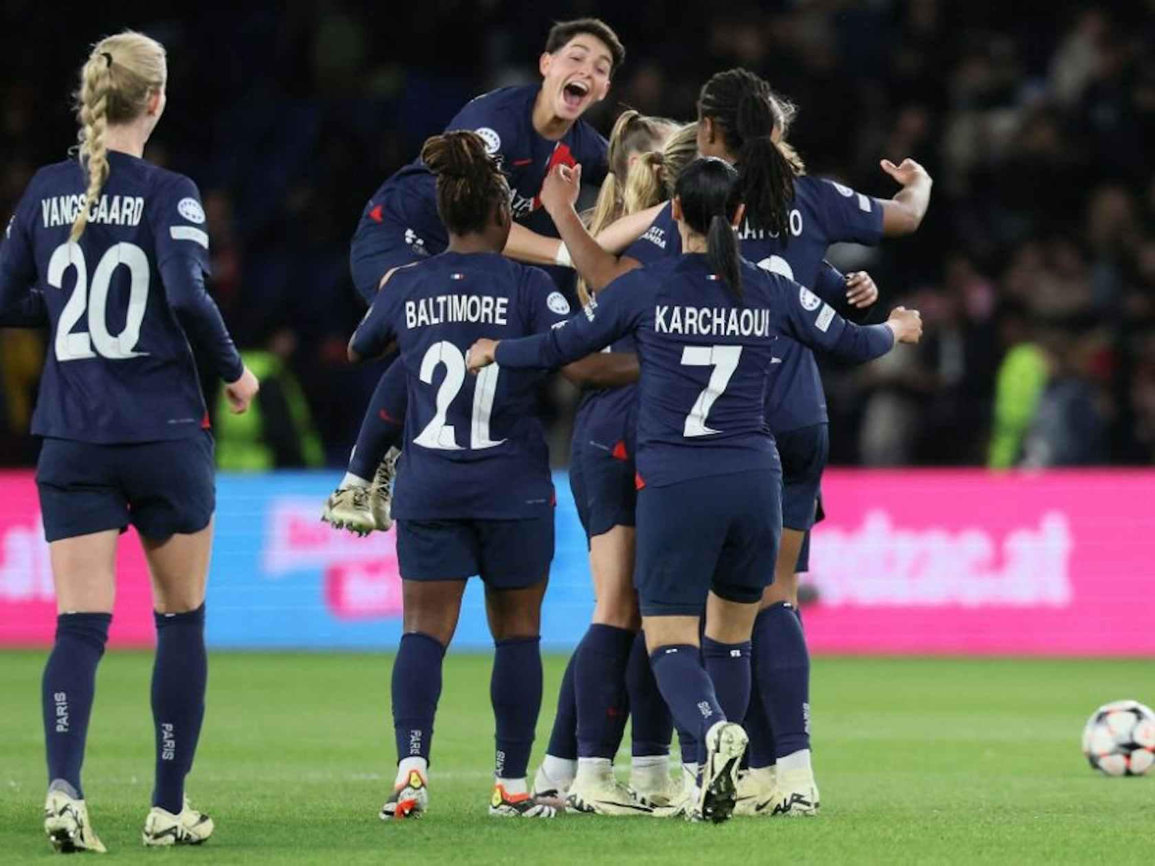 巴黎圣日耳曼女足晋级欧冠四强