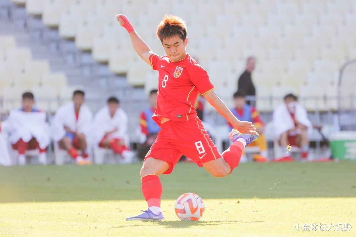 0-1！中国队首战惜败，全场压制10人日本，双门将罕见同时登场(4)