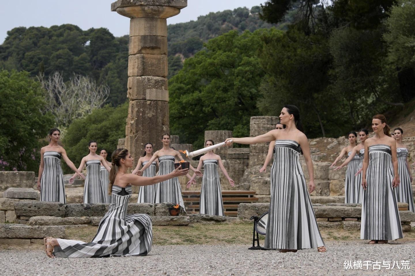 巴黎奥运会圣火在奥林匹亚遗址点燃，带来了古希腊的和平愿望(1)
