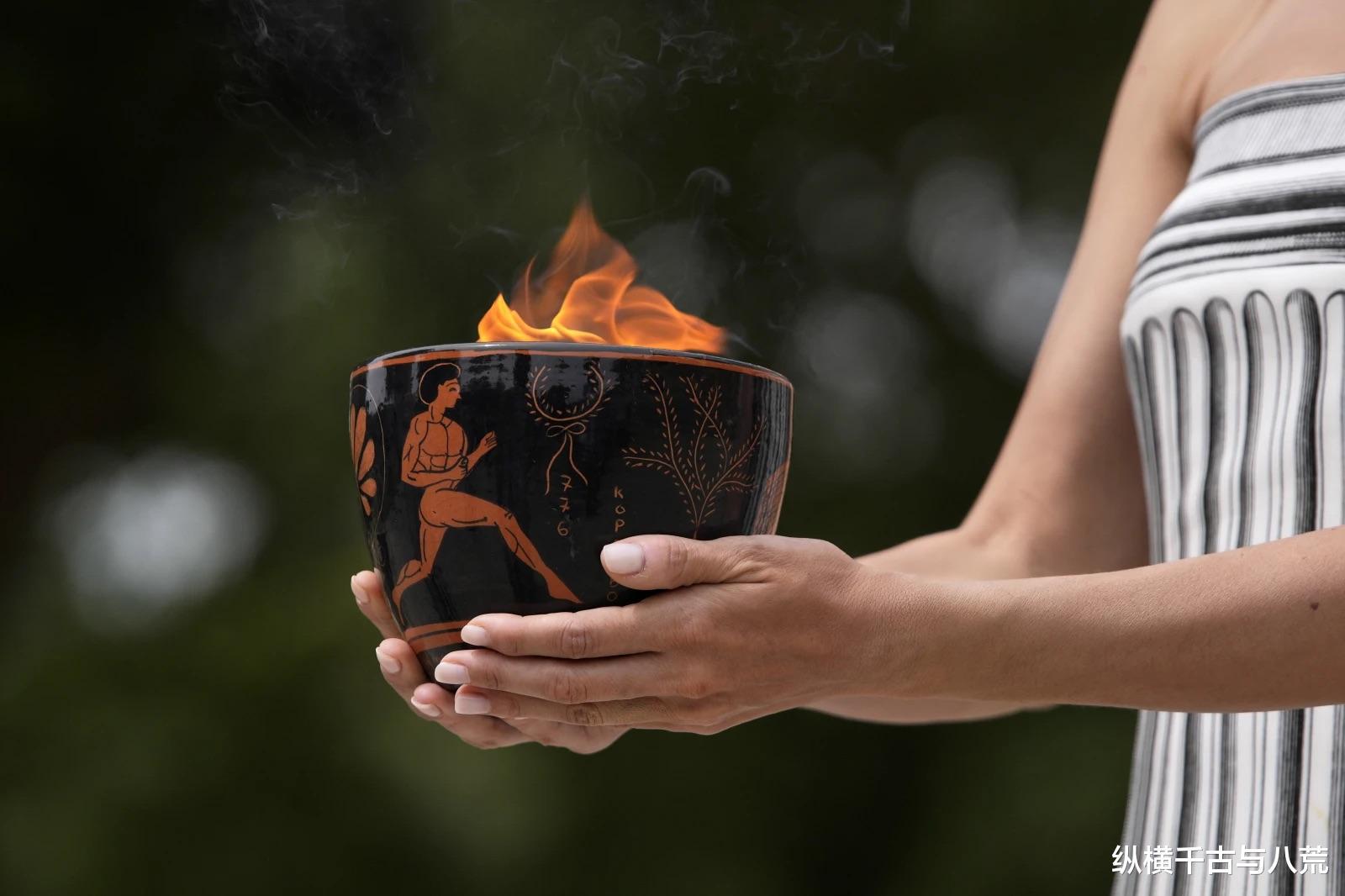 巴黎奥运会圣火在奥林匹亚遗址点燃，带来了古希腊的和平愿望(3)