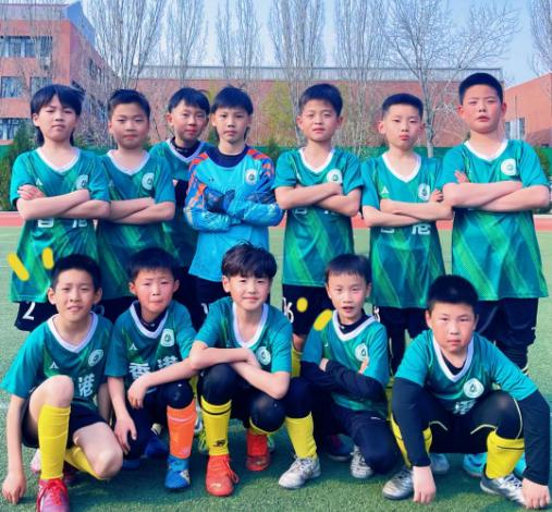 有足球，有梦想！青岛香港路小学足球队纪实(2)